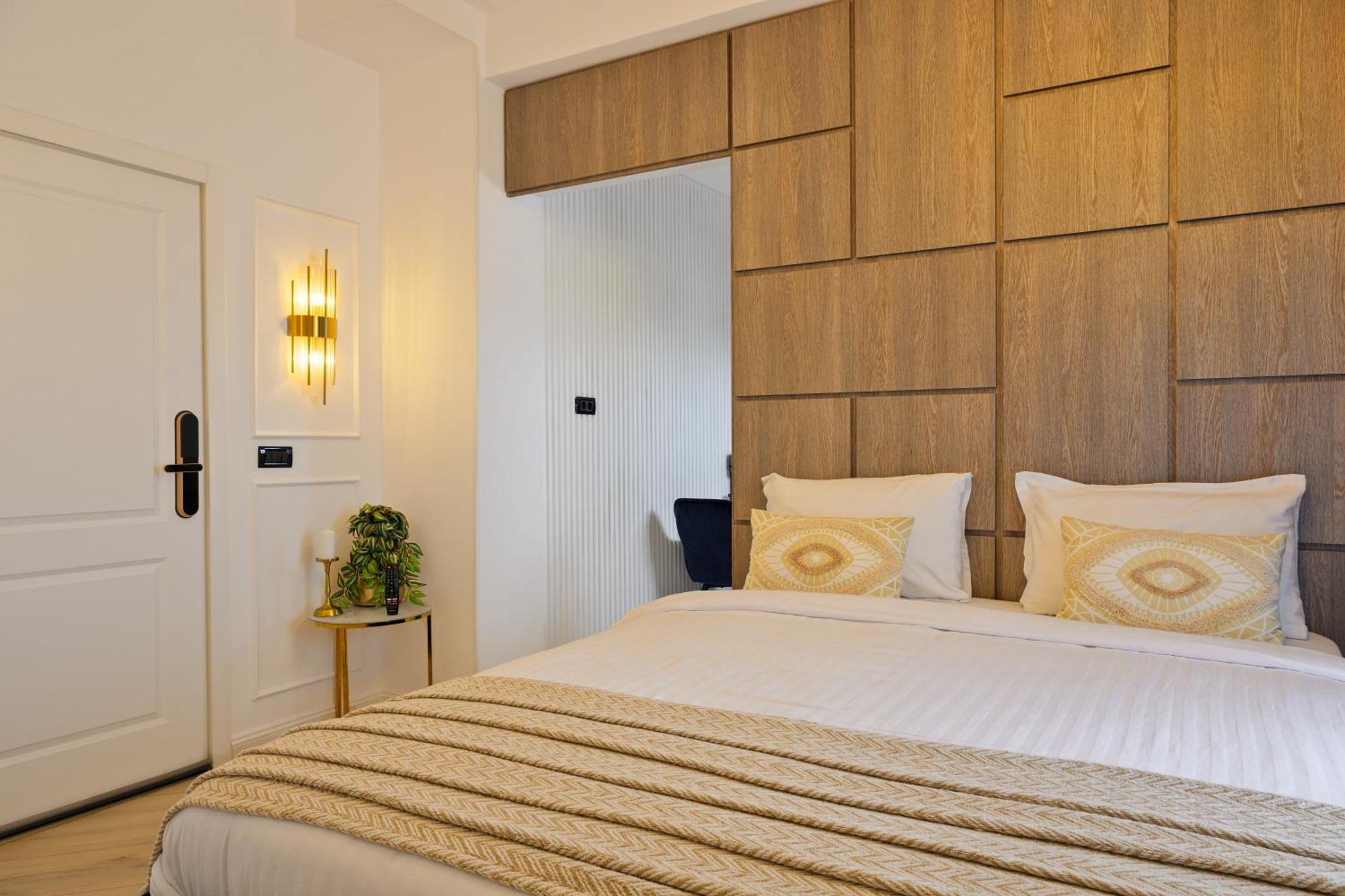 Royal - Luxury Apartment B - Old City - Victoriei Bukarest Kültér fotó