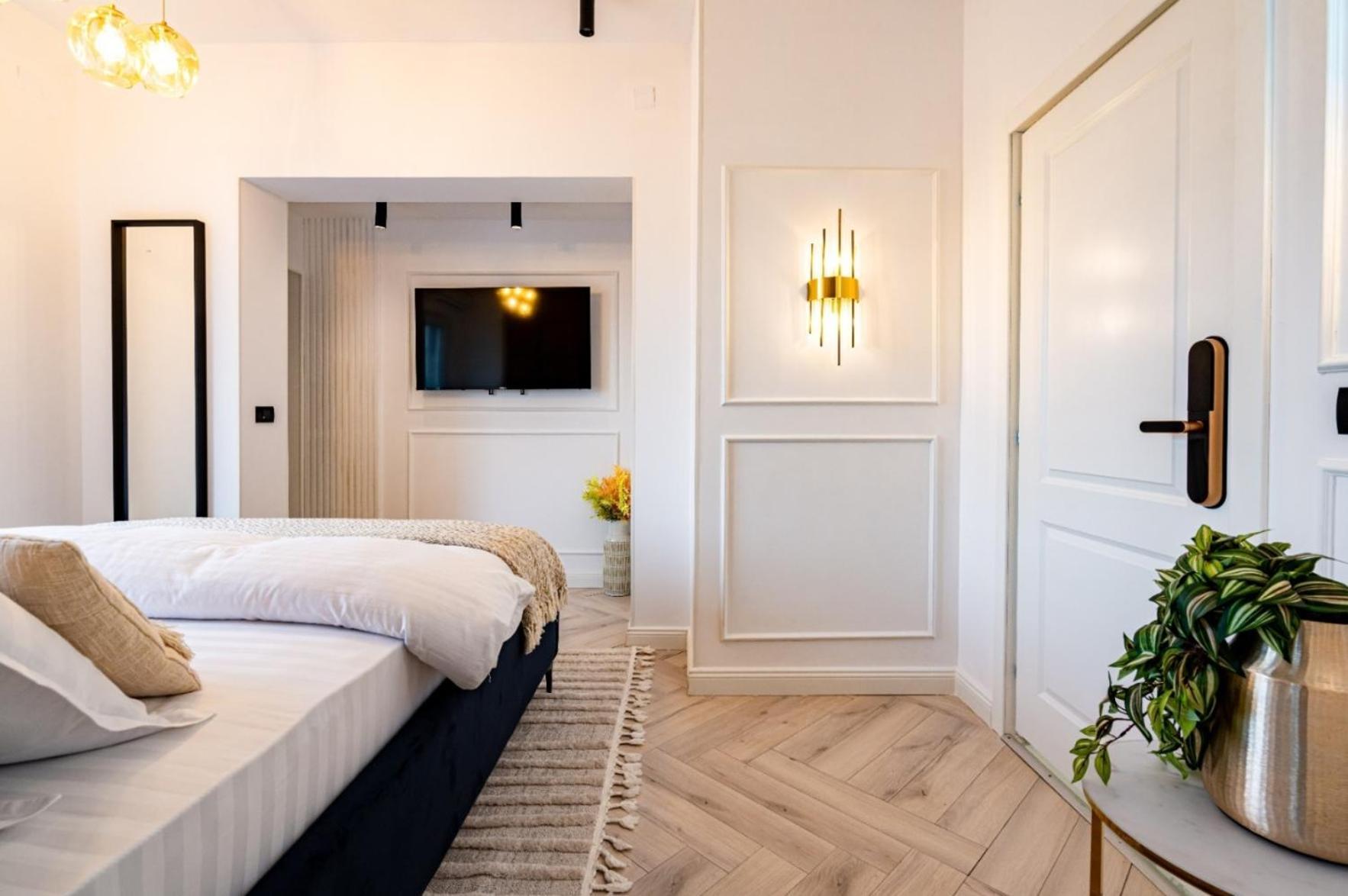 Royal - Luxury Apartment B - Old City - Victoriei Bukarest Kültér fotó